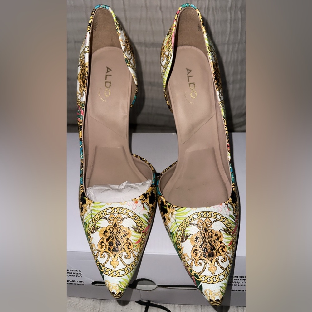 Aldo Gold and Green Stiletto Heels with Ornate Design